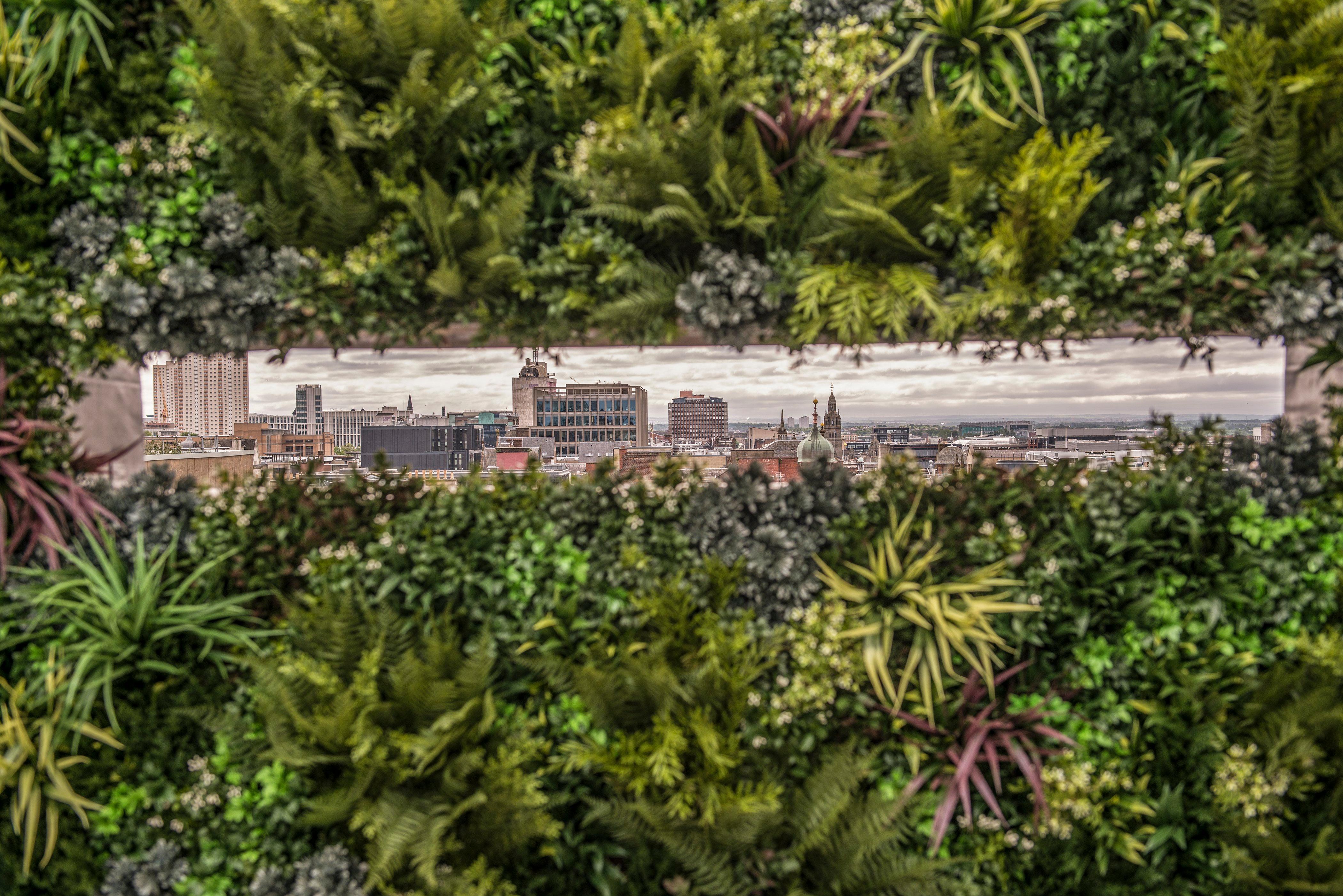 Kimpton Blythswood Square Hotel & Spa By Ihg Глазго Экстерьер фото The green wall at the 100 East 53rd Street building