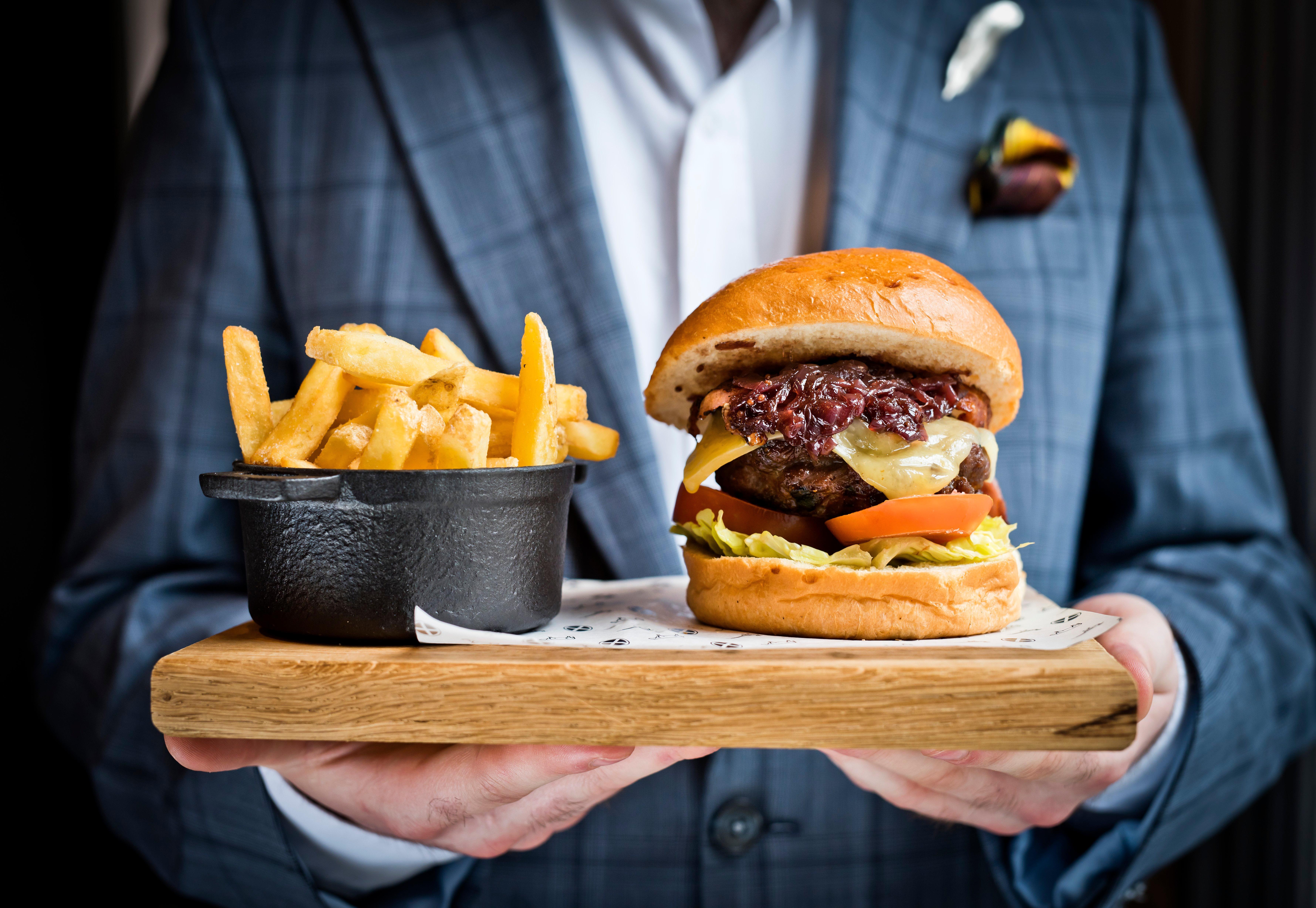 Kimpton Blythswood Square Hotel & Spa By Ihg Глазго Экстерьер фото A burger and chips
