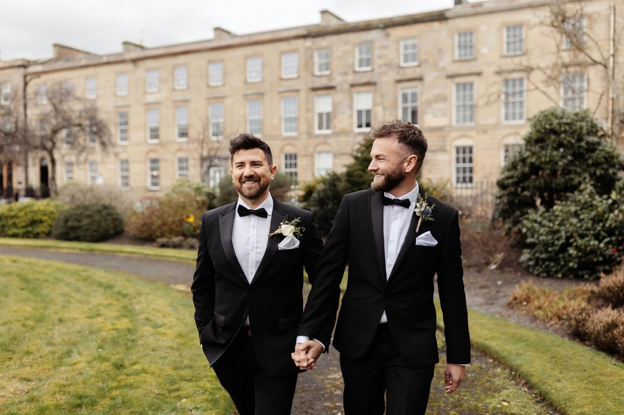 Kimpton Blythswood Square Hotel & Spa By Ihg Глазго Экстерьер фото Same-sex couple in Bath, England, 2019